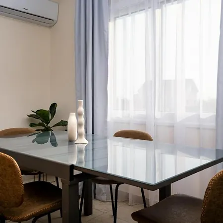 Apartment Andia Court 102 *